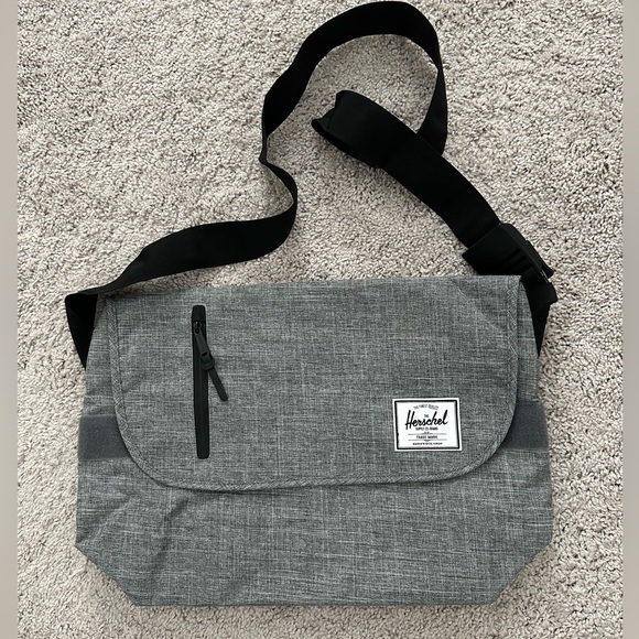 Herschel Supply Company Gray Odell Messenger Bag - Picture 1 of 4